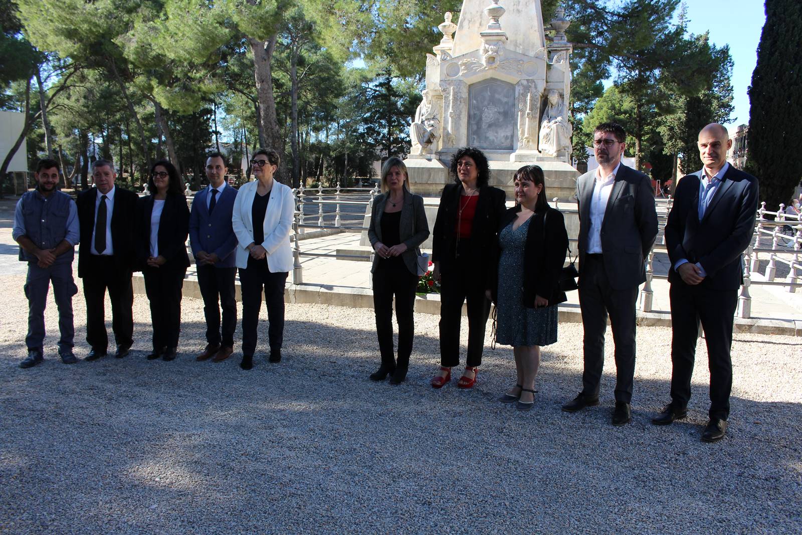 Ofrena floral al Cementiri General de Reus amb motiu de Tots Sants