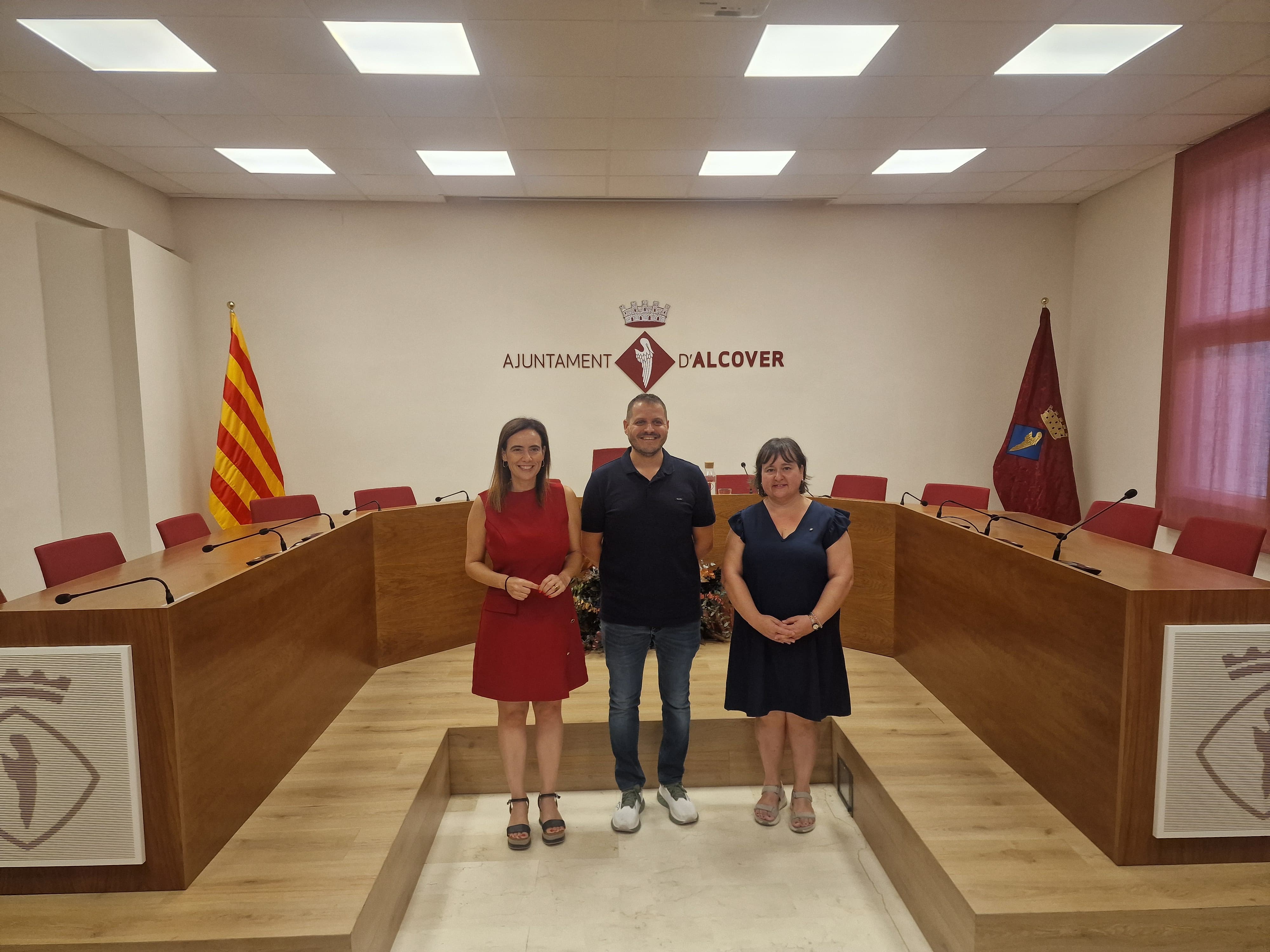 L'alcalde d'Alcover amb l'alcaldessa de Reus i la consellera delegada FuneCamp 