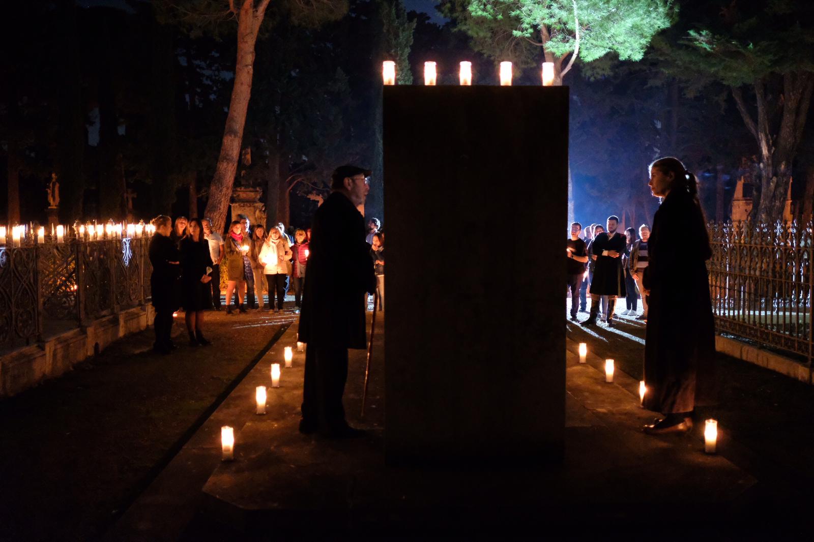 El Cementiri General de Reus acollirà els dies 21, 22 i 23 d'octubre un nou cicle de visites nocturnes guiades