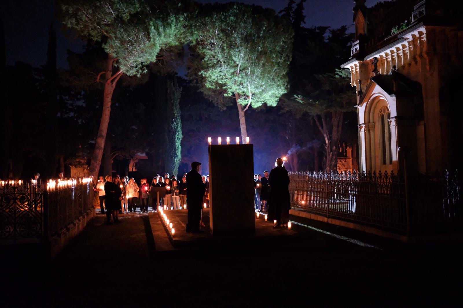El Cementiri General de Reus acollirà els dies 21, 22 i 23 d'octubre un nou cicle de visites nocturnes guiades