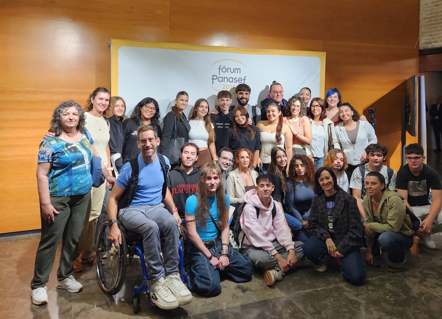 Alumnes i professors durant una visita recent al Fòrum Panasef a Tarragona.